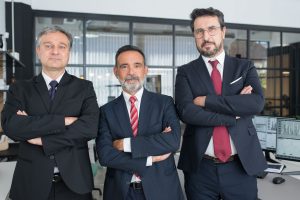 portrait d'une équipe dirigeante d'une entreprise en lorraine en studio mobile